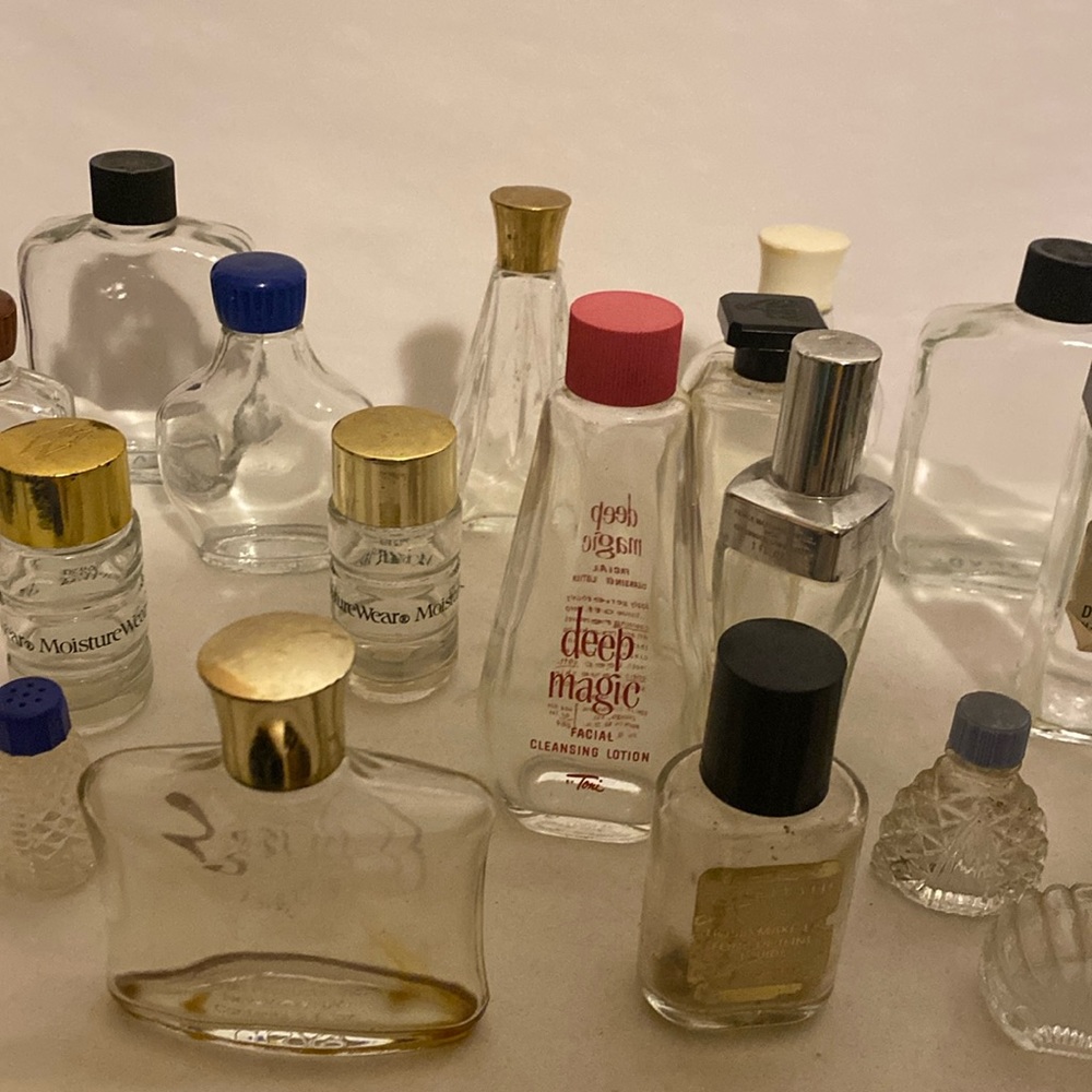 19 vintage perfume bottles